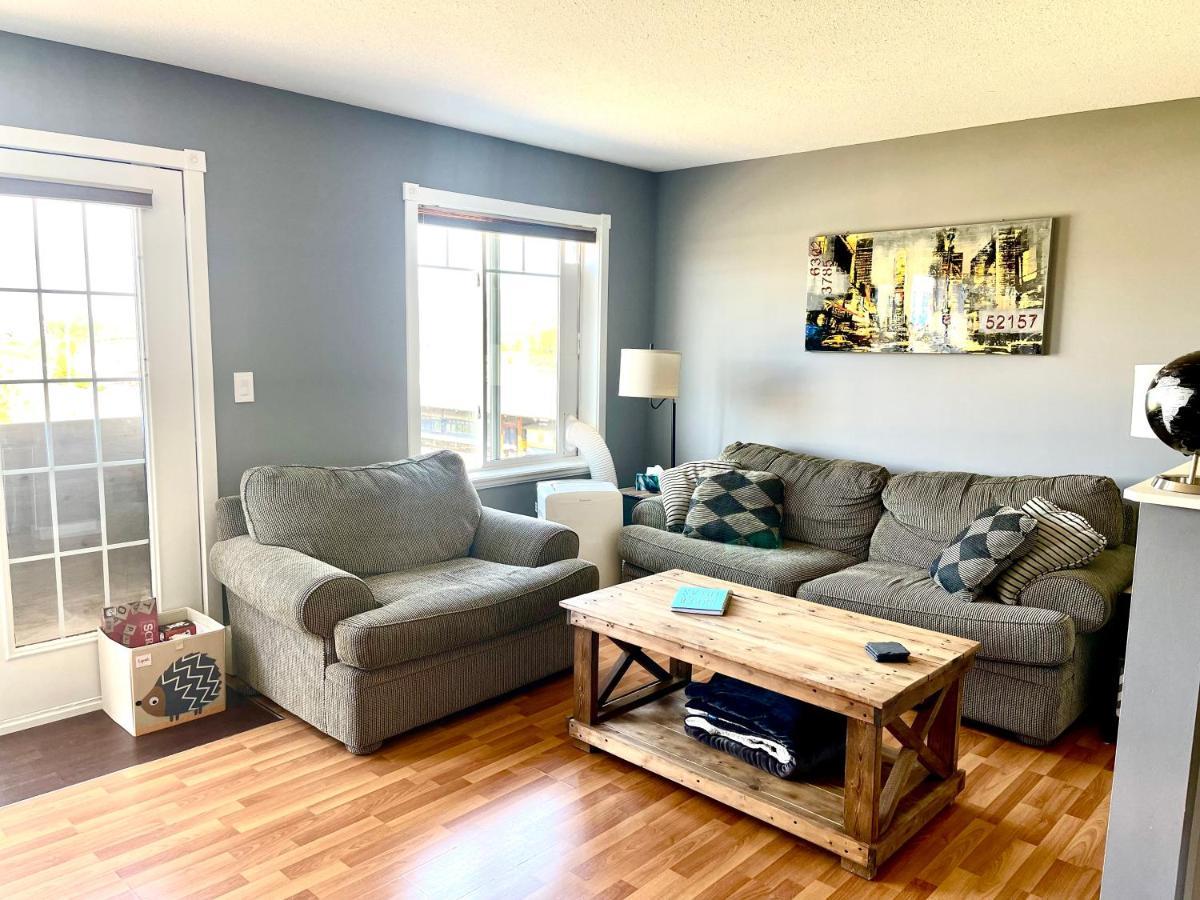 Top Floor Riverfront Condo With Stellar Sunsets! Fort Mcmurray Exterior foto