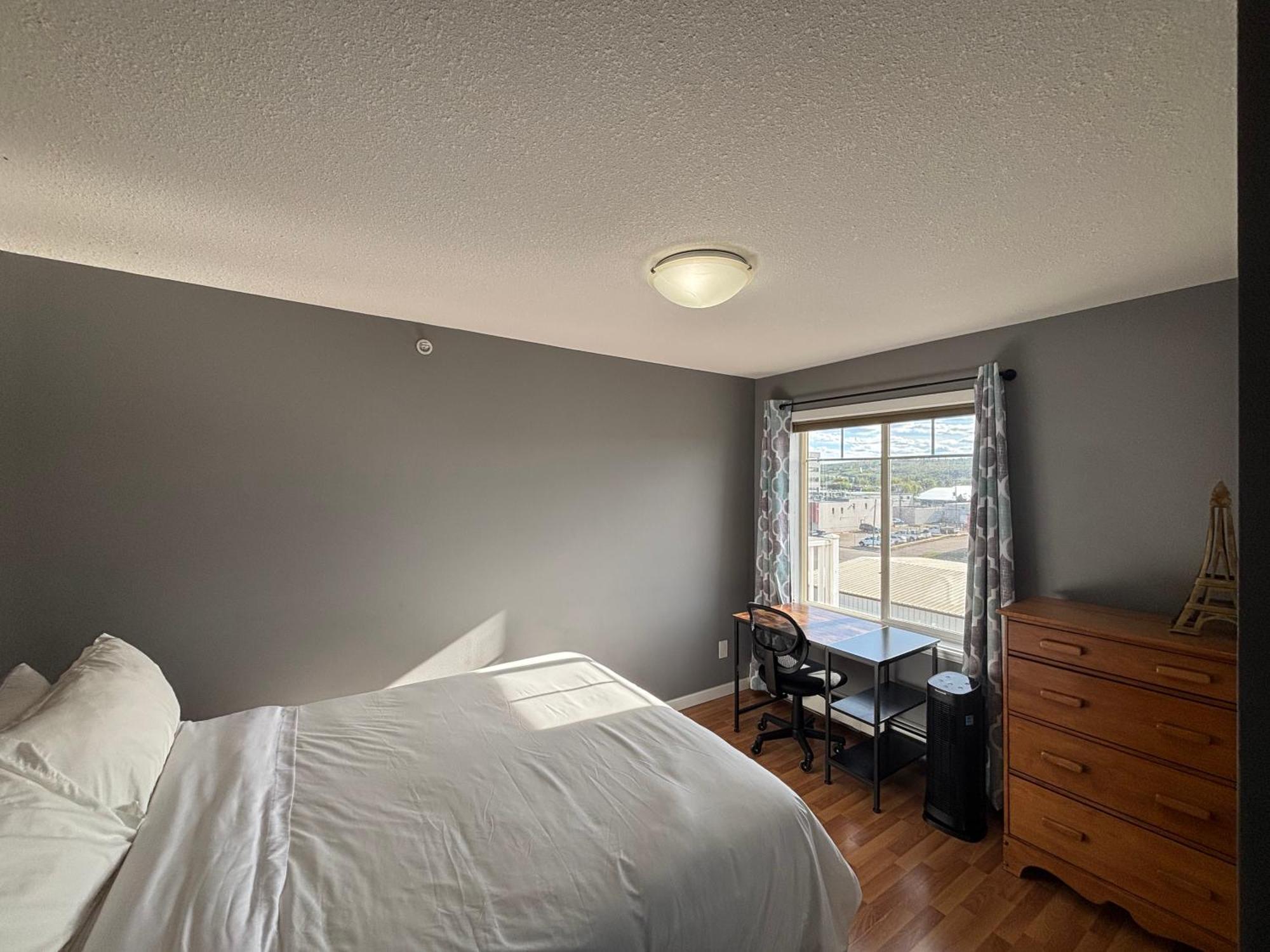Top Floor Riverfront Condo With Stellar Sunsets! Fort Mcmurray Exterior foto