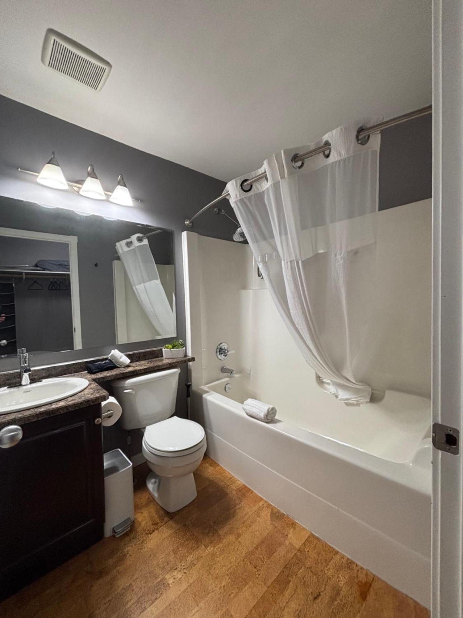 Top Floor Riverfront Condo With Stellar Sunsets! Fort Mcmurray Exterior foto