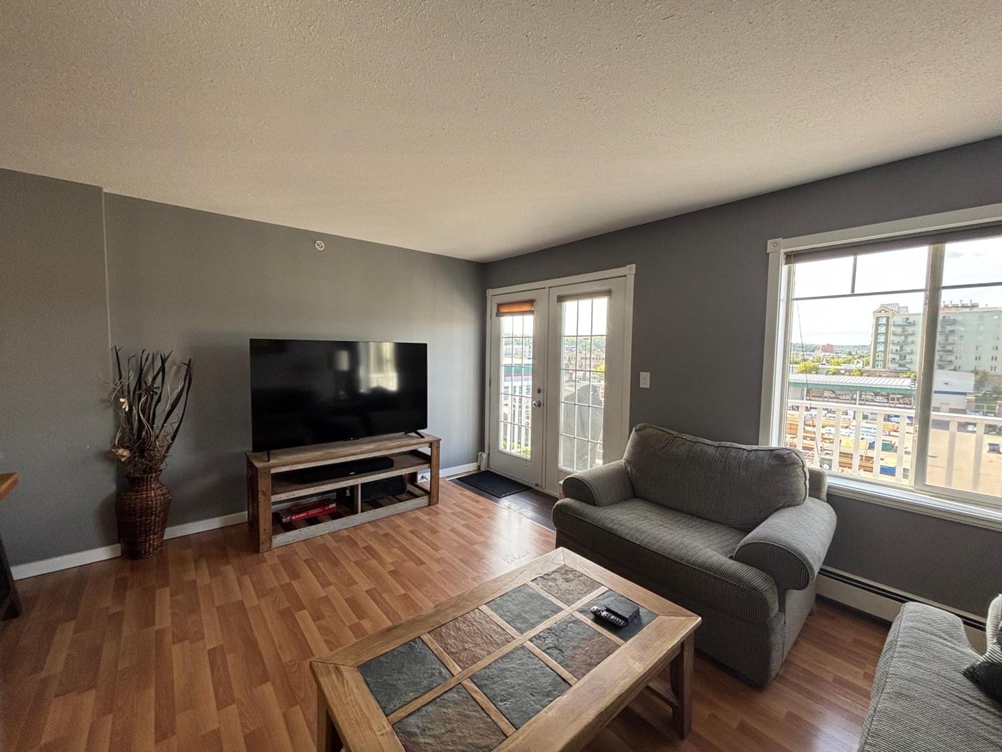 Top Floor Riverfront Condo With Stellar Sunsets! Fort Mcmurray Exterior foto